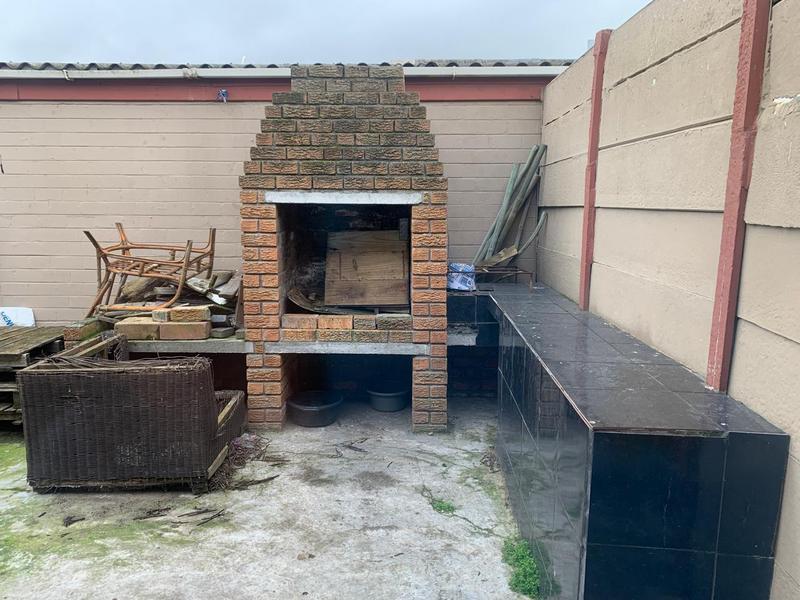 3 Bedroom Property for Sale in Westridge Western Cape